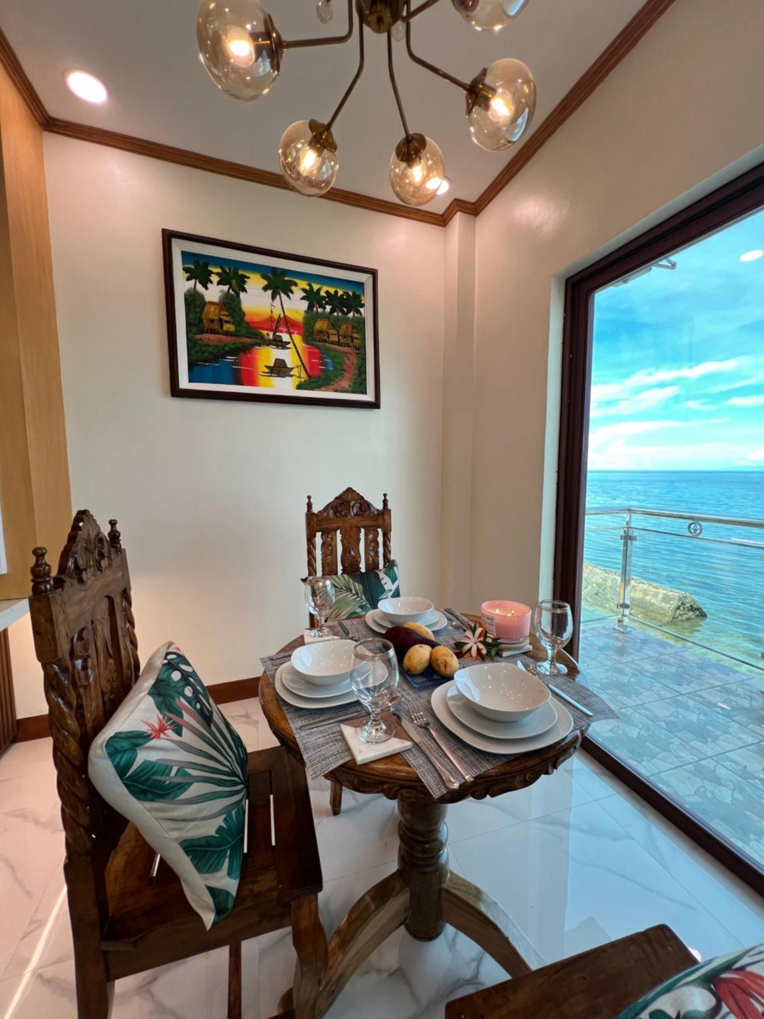 Luxury Vacation House Oceanfront In Lila, Bohol 호텔 외부 사진